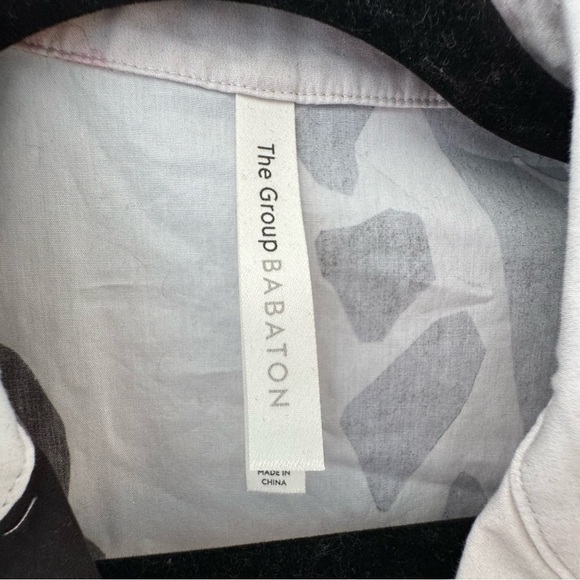 Aritzia The Group Babaton Abstract Leaf Print Button-Up short sleeve Shirt Small - Picture 3 of 6